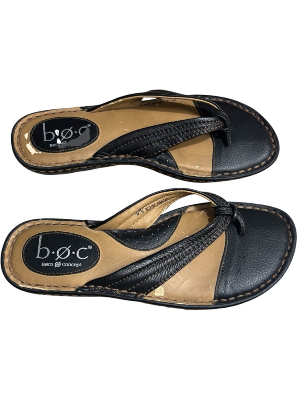 B.O.C. Born Concepts Edie Black Leather Flip Flop Thong Sandals Size 6 -- flaw - Picture 2 of 10